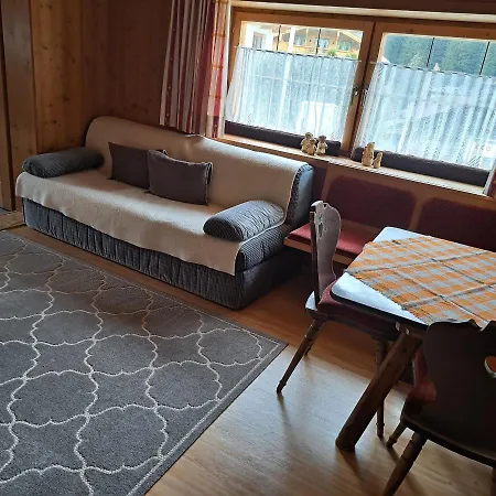 בית הארחה Haus Bacher